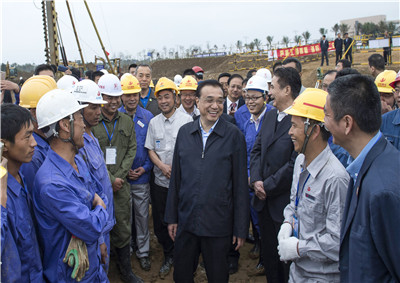 2015年，国务院总理李克强视察位于海南的中天建设集团第七建设公司项目部