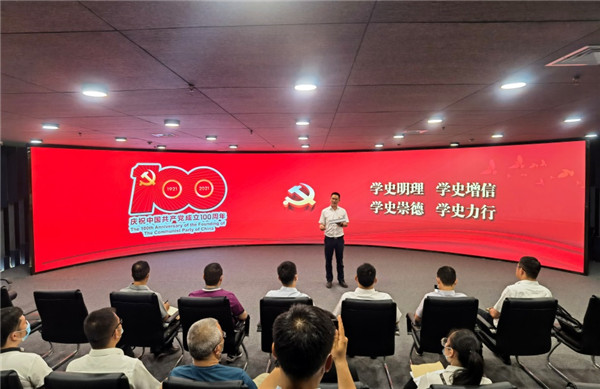 党支部书记李：杲驳呈.jpg